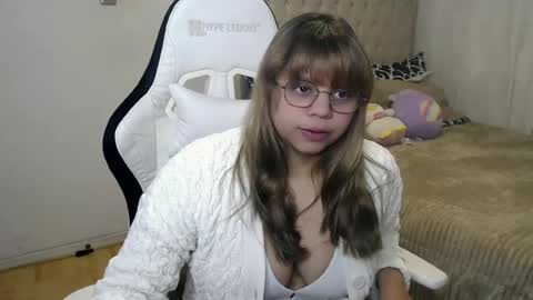 Snapshot of sweetcristalh chatting on 06/13/26, 02:04 Cristal online show from 06/13/26, 02:04