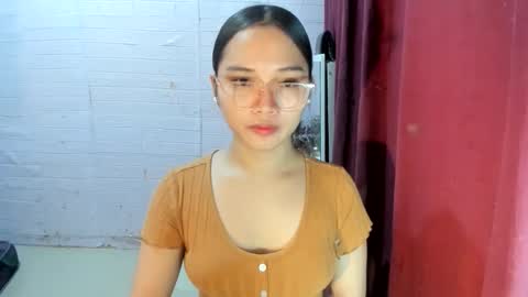 Snapshot of sweetcummer27 chatting on 11/27/25, 11:29 SOPHIA online show from 11/27/25, 11:29