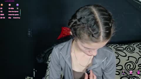 Snapshot of sweetdam12 chatting on 11/08/25, 07:23 sweetdam12 online show from 11/08/25, 07:23