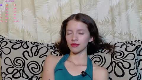 Snapshot of sweetdam12 chatting on 11/13/25, 08:52 sweetdam12 online show from 11/13/25, 08:52