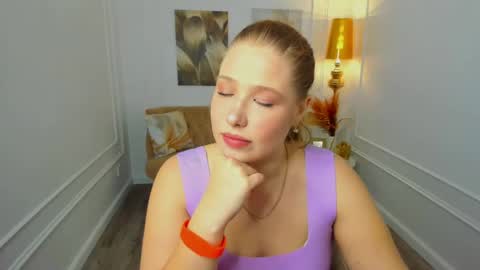 Snapshot of sweetdaylight chatting on 05/10/26, 05:40 sweetdaylight online show from 05/10/26, 05:40