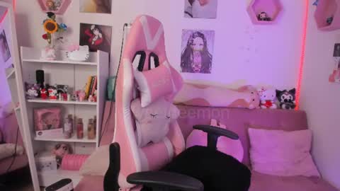 Snapshot of sweetdeemon chatting on 06/25/26, 05:12 Vernica Help me to reach 80 likes thank you online show from 06/25/26, 05:12