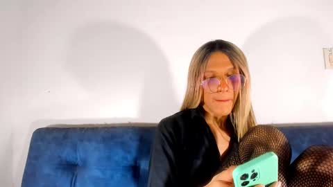 Snapshot of sweetdesaire chatting on 02/16/25, 09:05 Amelia online show from 02/16/25, 09:05