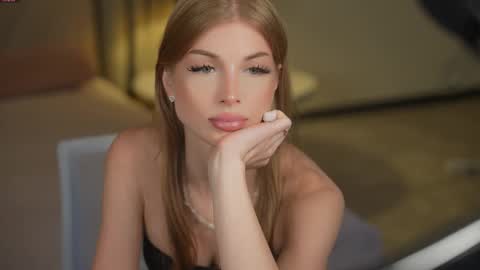 Amelia online show from 09/23/25, 11:24