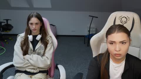 Amelia online show from 11/08/25, 11:43