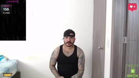 Snapshot of sweetdesires_ chatting on 02/18/26, 02:13 online show from 02/18/26, 02:13