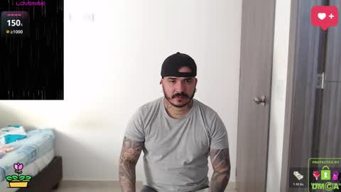 Snapshot of sweetdesires_ chatting on 02/19/26, 02:13 online show from 02/19/26, 02:13