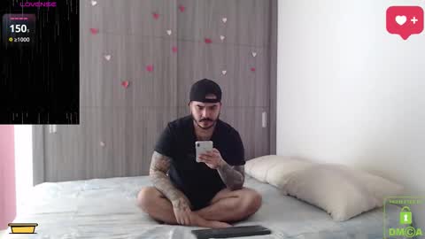 Snapshot of sweetdesires_ chatting on 03/24/26, 02:33 online show from 03/24/26, 02:33