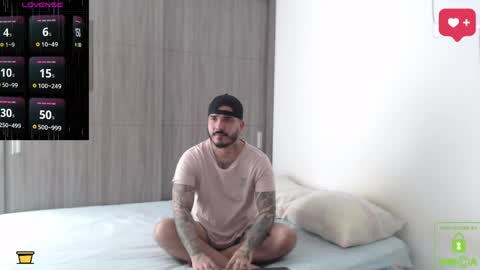 Snapshot of sweetdesires_ chatting on 04/10/26, 01:49 online show from 04/10/26, 01:49