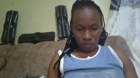 Snapshot of sweetdiva2012 chatting on 12/19/25, 04:52 sweetdiva2012 online show from 12/19/25, 04:52