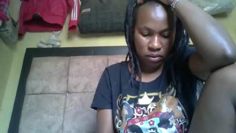 Snapshot of sweetdiva2012 chatting on 02/15/26, 12:47 sweetdiva2012 online show from 02/15/26, 12:47