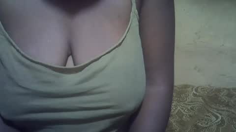 Snapshot of sweetdivah2 chatting on 07/19/26, 01:53 divinah online show from 07/19/26, 01:53