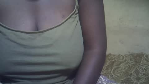 Snapshot of sweetdivah2 chatting on 07/28/26, 04:08 divinah online show from 07/28/26, 04:08