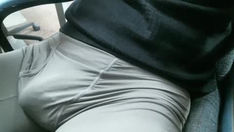 Stick around its a grower online show from 01/31/25, 01:23