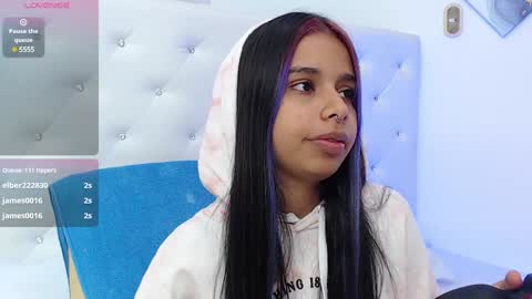 Snapshot of sweetebony_20 chatting on 12/24/24, 10:44 Gabriela online show from 12/24/24, 10:44