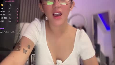 Snapshot of sweetestmallow chatting on 01/27/25, 02:35 mallow online show from 01/27/25, 02:35