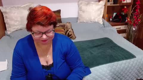 Snapshot of sweetestmilf4you chatting on 01/07/25, 12:31 sweetestmilf4you online show from 01/07/25, 12:31