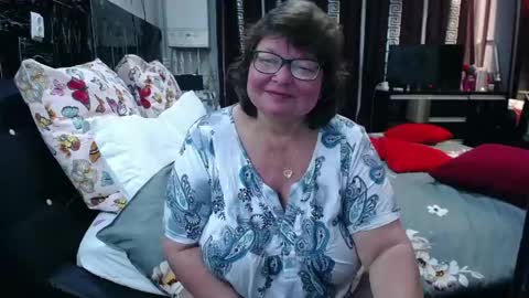 Snapshot of sweetestmilf4you chatting on 04/30/26, 08:57 sweetestmilf4you online show from 04/30/26, 08:57