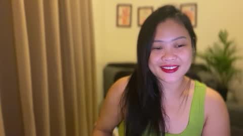 Snapshot of sweetestsmile_ chatting on 09/14/25, 01:54 Khaye online show from 09/14/25, 01:54