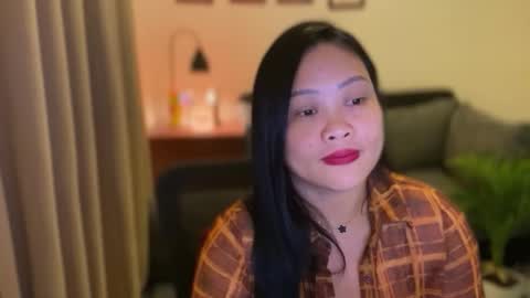 Snapshot of sweetestsmile_ chatting on 10/15/25, 01:44 Khaye online show from 10/15/25, 01:44