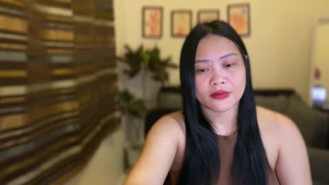 Snapshot of sweetestsmile_ chatting on 11/28/25, 12:35 Khaye online show from 11/28/25, 12:35