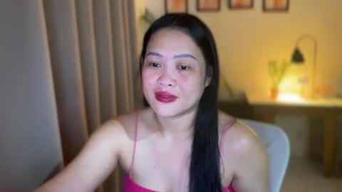 Snapshot of sweetestsmile_ chatting on 03/19/26, 02:04 Khaye online show from 03/19/26, 02:04