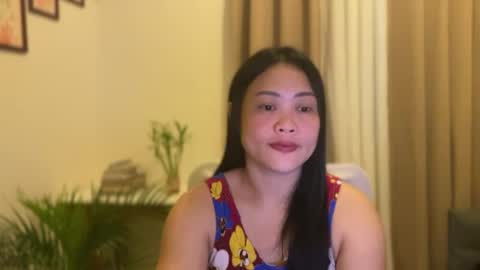 Snapshot of sweetestsmile_ chatting on 04/16/26, 01:50 Khaye online show from 04/16/26, 01:50