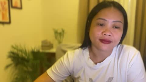 Snapshot of sweetestsmile_ chatting on 04/18/26, 05:55 Khaye online show from 04/18/26, 05:55