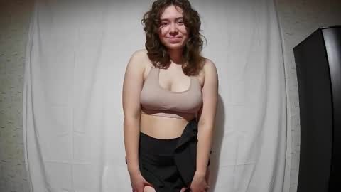 sweetfaina online show from 11/25/25, 10:54