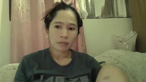 Snapshot of sweetfilipinawet chatting on 09/19/25, 12:06 Stacy online show from 09/19/25, 12:06