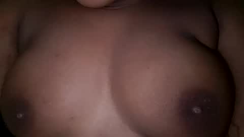 Snapshot of sweetgirl23232 chatting on 02/09/25, 01:00 Sandy online show from 02/09/25, 01:00