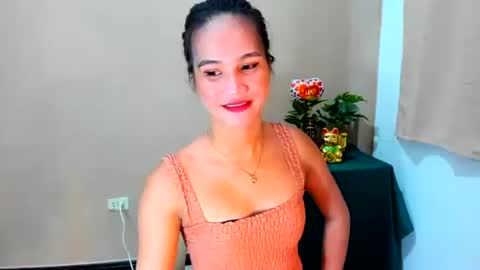 Snapshot of sweetgirl_latina143 chatting on 09/25/25, 07:17 sweetgirl_latina143 online show from 09/25/25, 07:17
