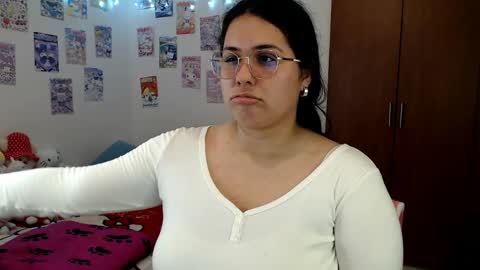 Snapshot of sweetgirlbunny19 chatting on 06/10/26, 02:45 Iss online show from 06/10/26, 02:45