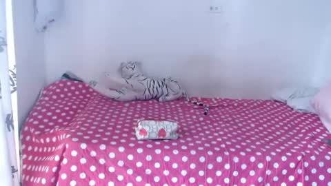 Snapshot of sweetgirsl chatting on 05/20/26, 08:59 sweetgirsl online show from 05/20/26, 08:59