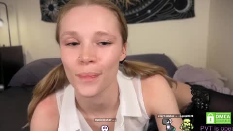 Snapshot of sweetgracee chatting on 04/21/26, 03:46 sweetgracee online show from 04/21/26, 03:46
