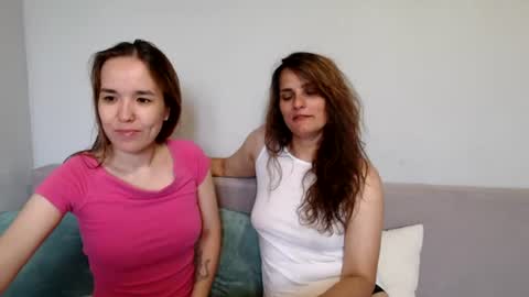 Snapshot of sweetharts69 chatting on 06/27/26, 09:47 Alina and Mia online show from 06/27/26, 09:47