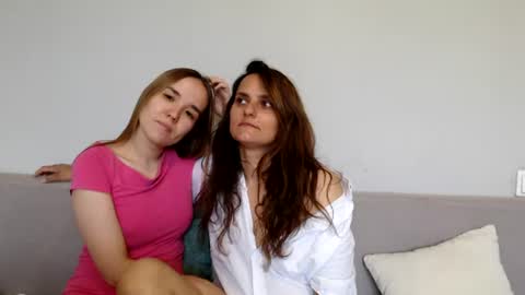 Snapshot of sweetharts69 chatting on 07/14/26, 05:56 Alina and Mia online show from 07/14/26, 05:56