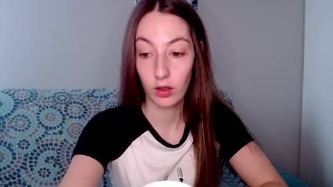 Snapshot of sweetheart_77 chatting on 10/26/25, 09:59 Emma online show from 10/26/25, 09:59