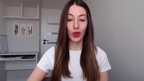 Snapshot of sweetheart_77 chatting on 12/18/25, 10:10 Emma online show from 12/18/25, 10:10