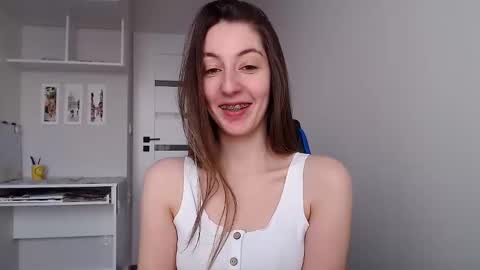 Snapshot of sweetheart_77 chatting on 01/07/26, 09:01 Emma online show from 01/07/26, 09:01