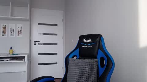 Snapshot of sweetheart_77 chatting on 01/16/26, 08:40 Emma online show from 01/16/26, 08:40