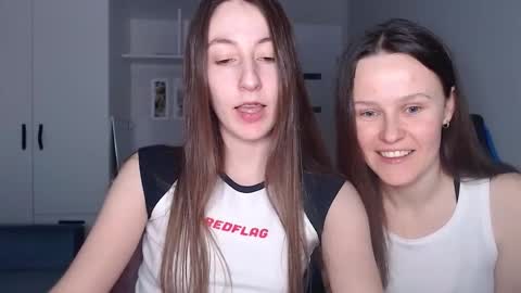 Snapshot of sweetheart_77 chatting on 02/07/26, 10:13 Emma online show from 02/07/26, 10:13