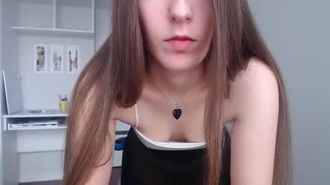 Snapshot of sweetheart_77 chatting on 02/08/26, 10:18 Emma online show from 02/08/26, 10:18