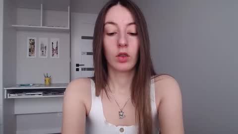 Snapshot of sweetheart_77 chatting on 02/13/26, 09:05 Emma online show from 02/13/26, 09:05