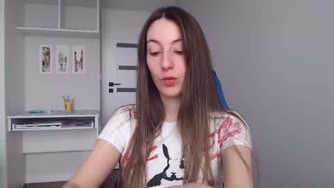 Snapshot of sweetheart_77 chatting on 02/23/26, 11:07 Emma online show from 02/23/26, 11:07