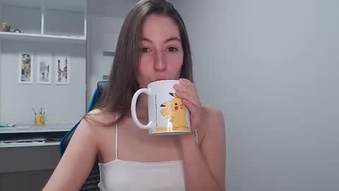 Snapshot of sweetheart_77 chatting on 02/27/26, 06:19 Emma online show from 02/27/26, 06:19