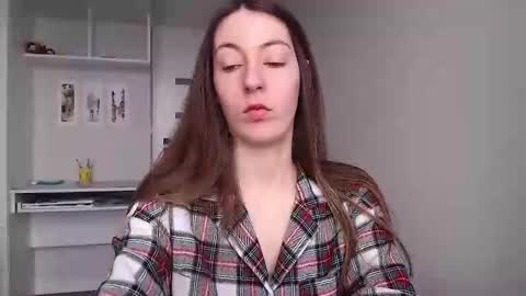 Snapshot of sweetheart_77 chatting on 03/17/26, 08:28 Emma online show from 03/17/26, 08:28