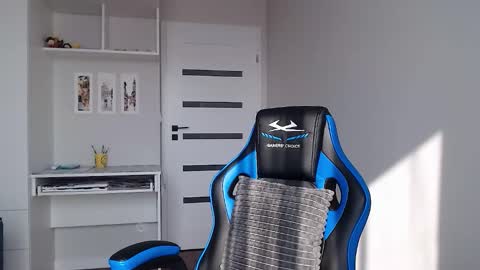 Snapshot of sweetheart_77 chatting on 03/19/26, 08:07 Emma online show from 03/19/26, 08:07