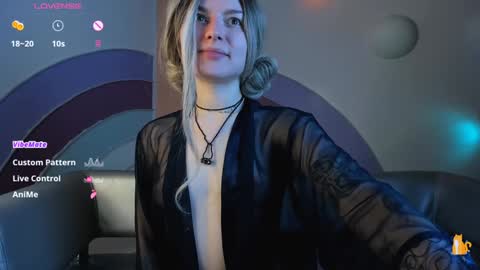 Snapshot of sweetheart_flower chatting on 01/15/25, 07:44 Kira online show from 01/15/25, 07:44