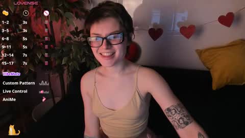 Snapshot of sweetheart_flower chatting on 02/17/25, 03:58 Kira online show from 02/17/25, 03:58